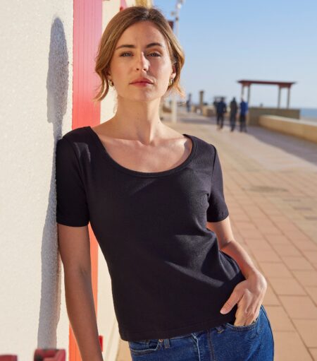 Nordala T-shirt Femme Côtelé Noir – Timeless Women's Ribbed T-shirt in Black